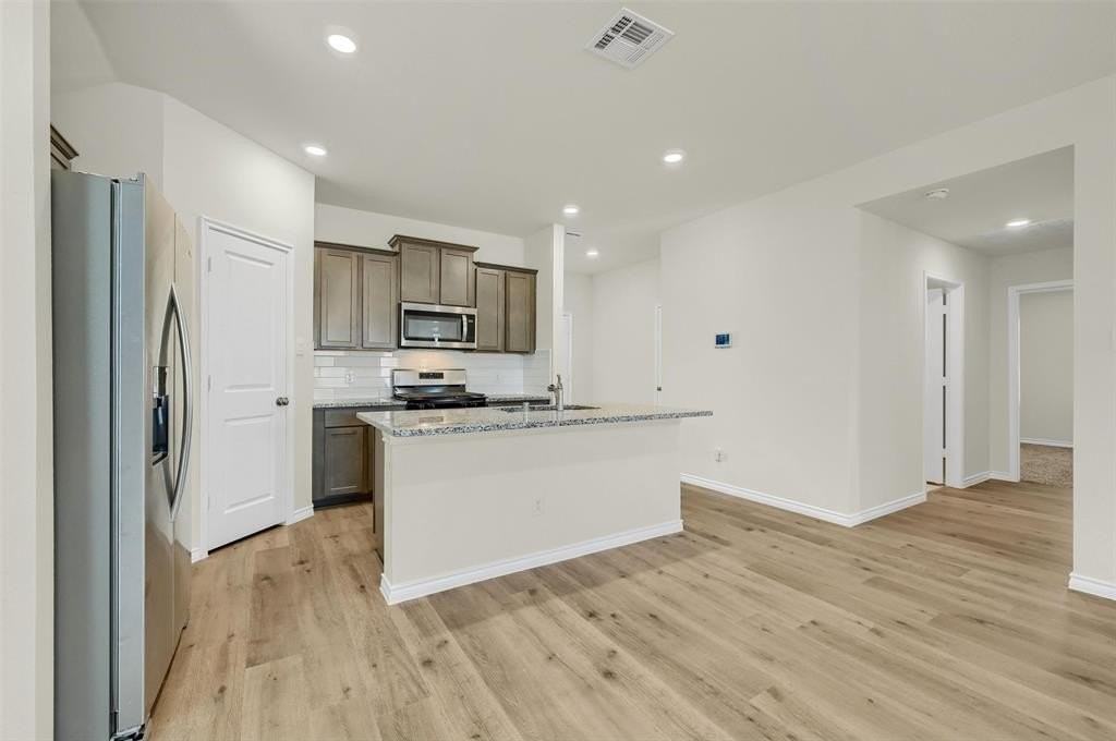 804 Honey Maple St - Photo 6 of 38