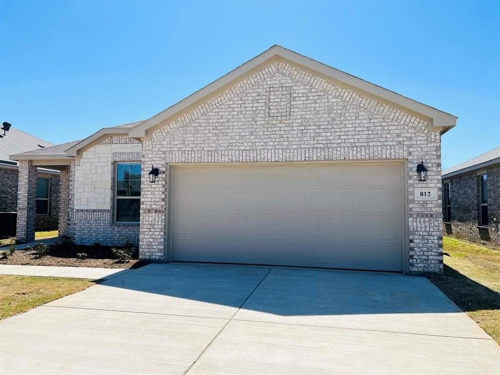 812 Peaceful Brook Dr