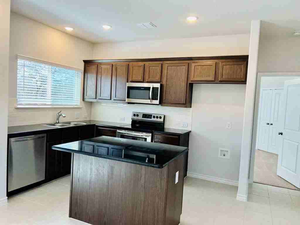812 Peaceful Brook Dr - Photo 6 of 18