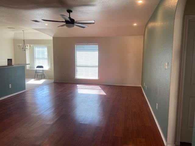 3521 Vicki Ln - Photo 4 of 31