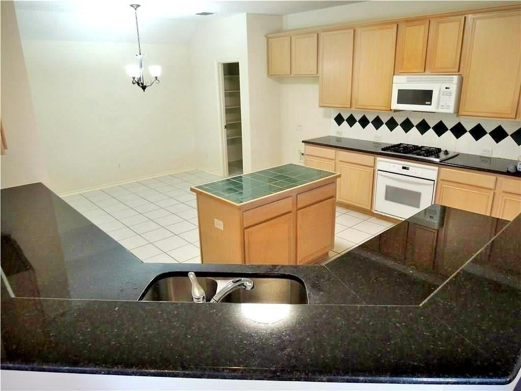 160 Fallkirk Dr - Photo 7 of 28