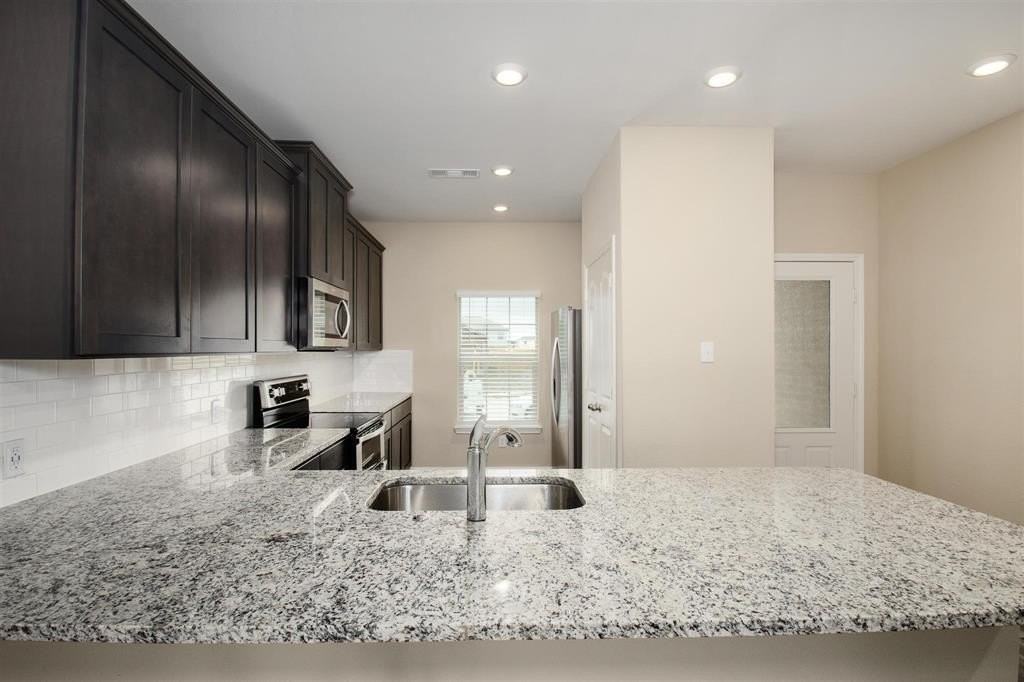 282 Moonstone Way - Photo 6 of 34