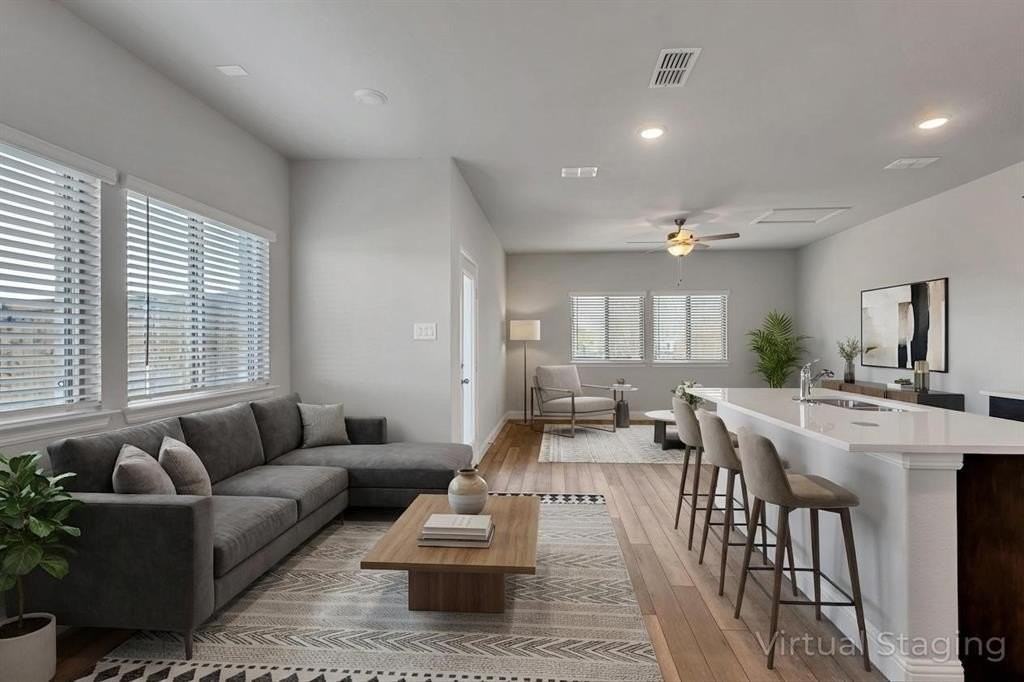 3130 Patrick St - Photo 6 of 33