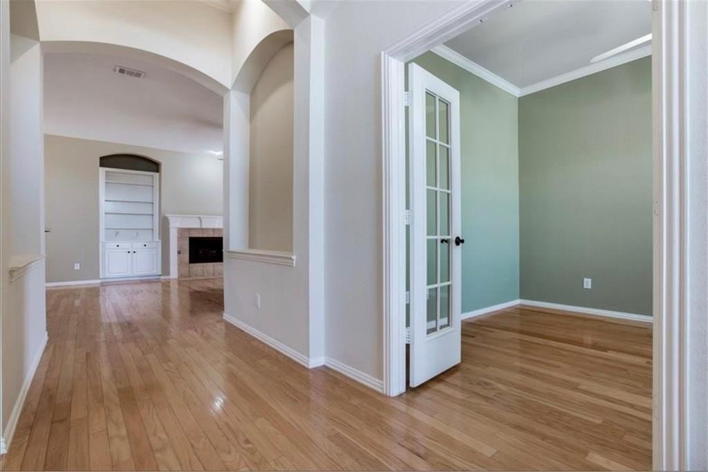 1645 Castle Pines Dr - Photo 2 of 20