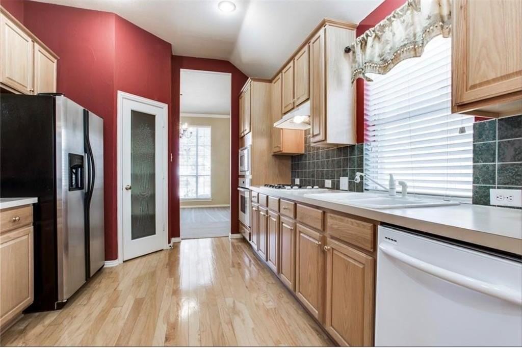 1645 Castle Pines Dr - Photo 6 of 20