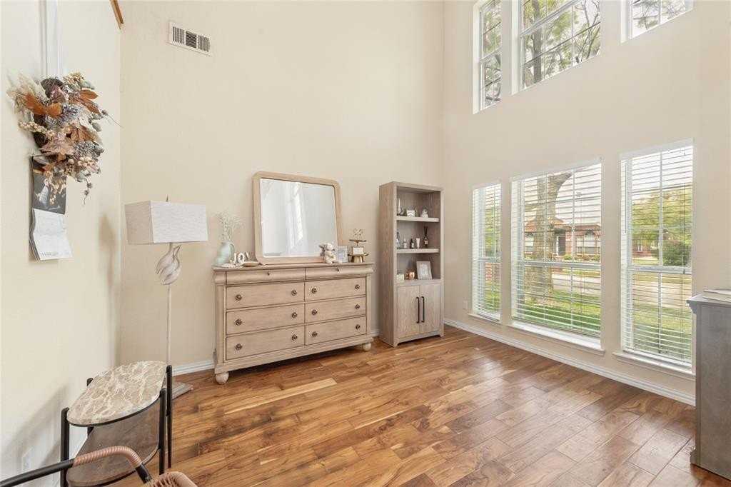 5909 Vineyard Ln - Photo 5 of 24