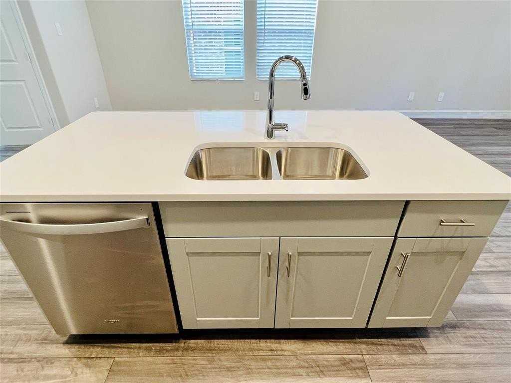 3208 Sedge Grass Dr - Photo 6 of 32