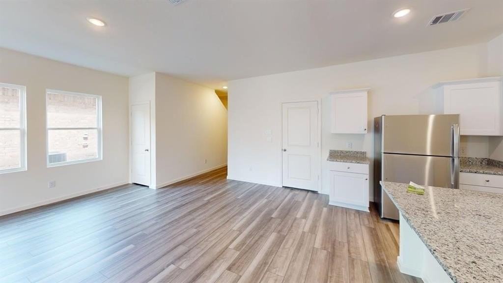 2312 Winthrop Ave - Photo 4 of 22