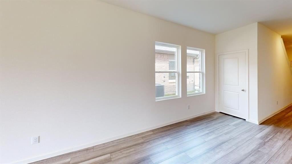 2312 Winthrop Ave - Photo 6 of 22
