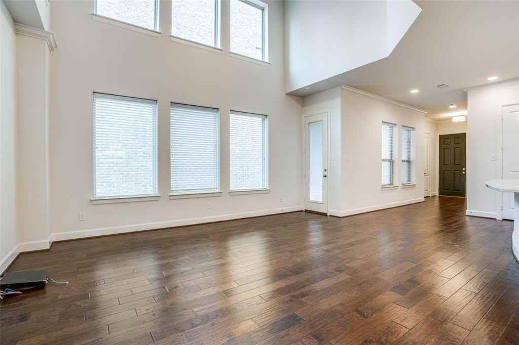 6208 Exeter Ave - Photo 3 of 25