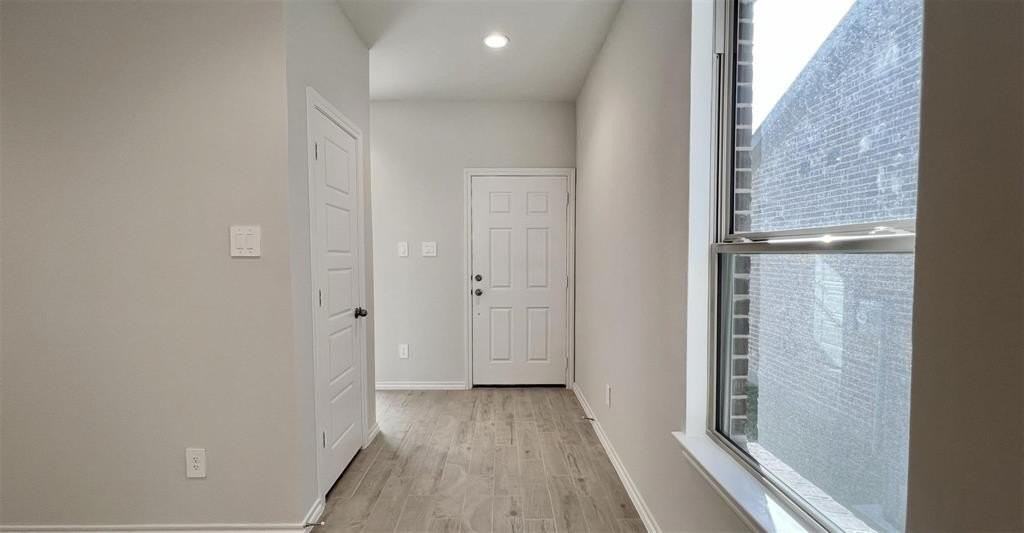 3211 Bedstraw Ln - Photo 4 of 25