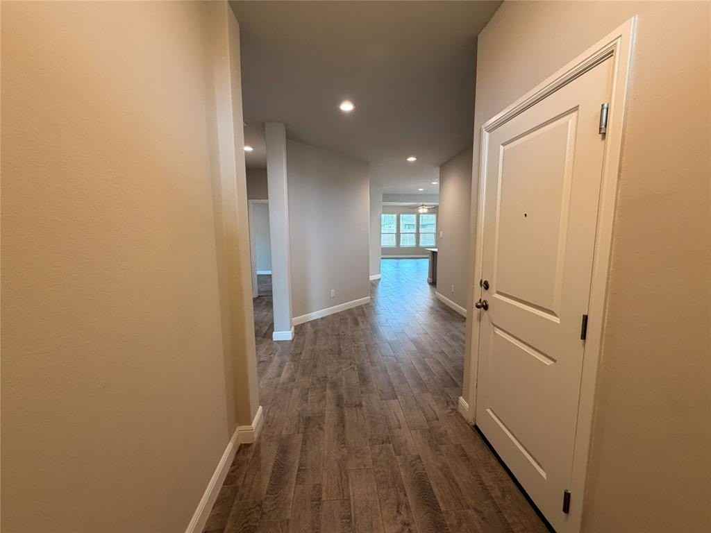 209 Irish Moss Dr - Photo 2 of 21