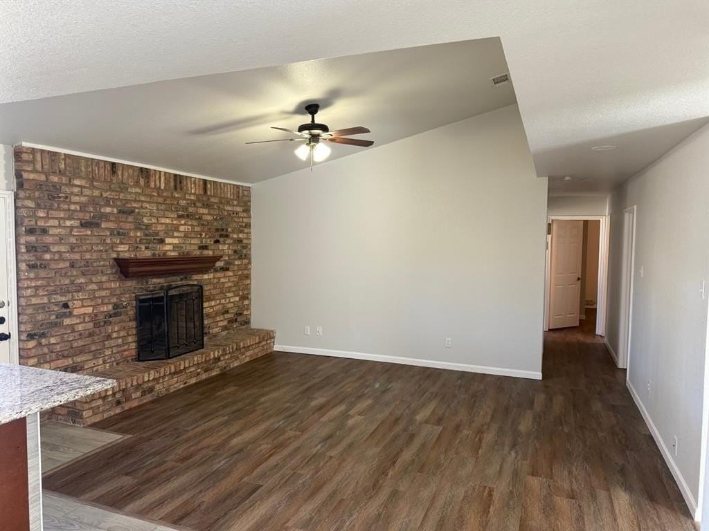 1621 Lorraine Dr - Photo 3 of 9