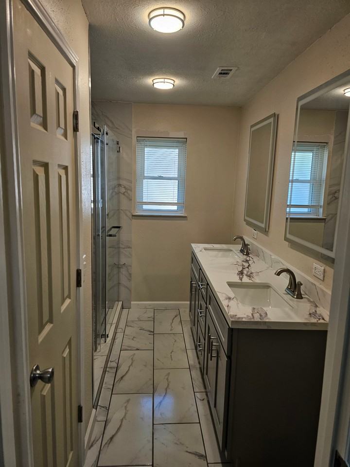 25503 Foxbriar Ln - Photo 2 of 15