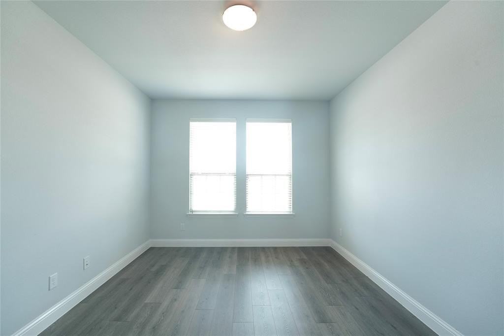 3324 Wildwood Dr - Photo 2 of 28