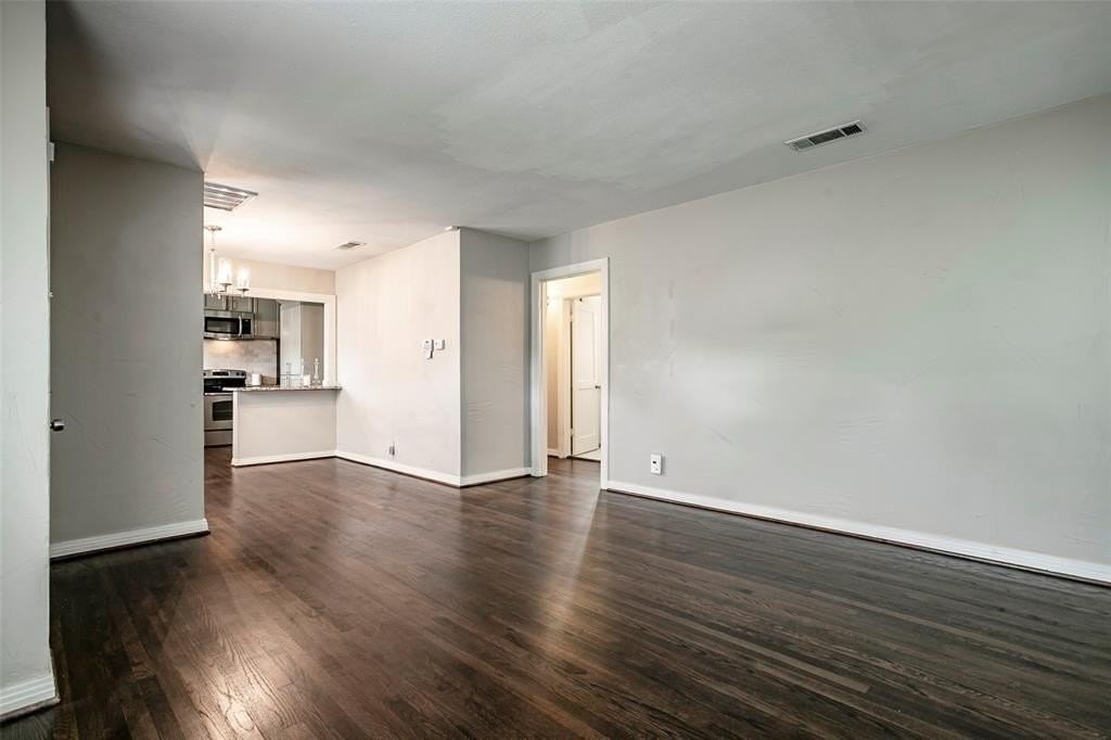 7410 Caillet St - Photo 7 of 25