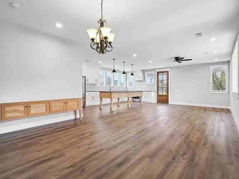 134 Crawford Rd - Photo 7 of 13