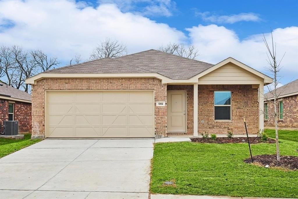 1312 Claireborne Ct - Photo 2 of 11