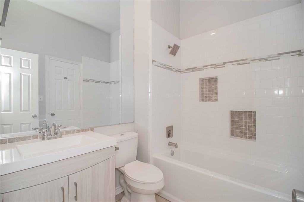 5021 Birchman Ave #5015 - Photo 7 of 16