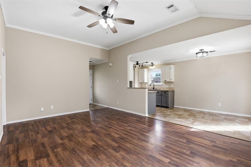 108 George St - Photo 6 of 29