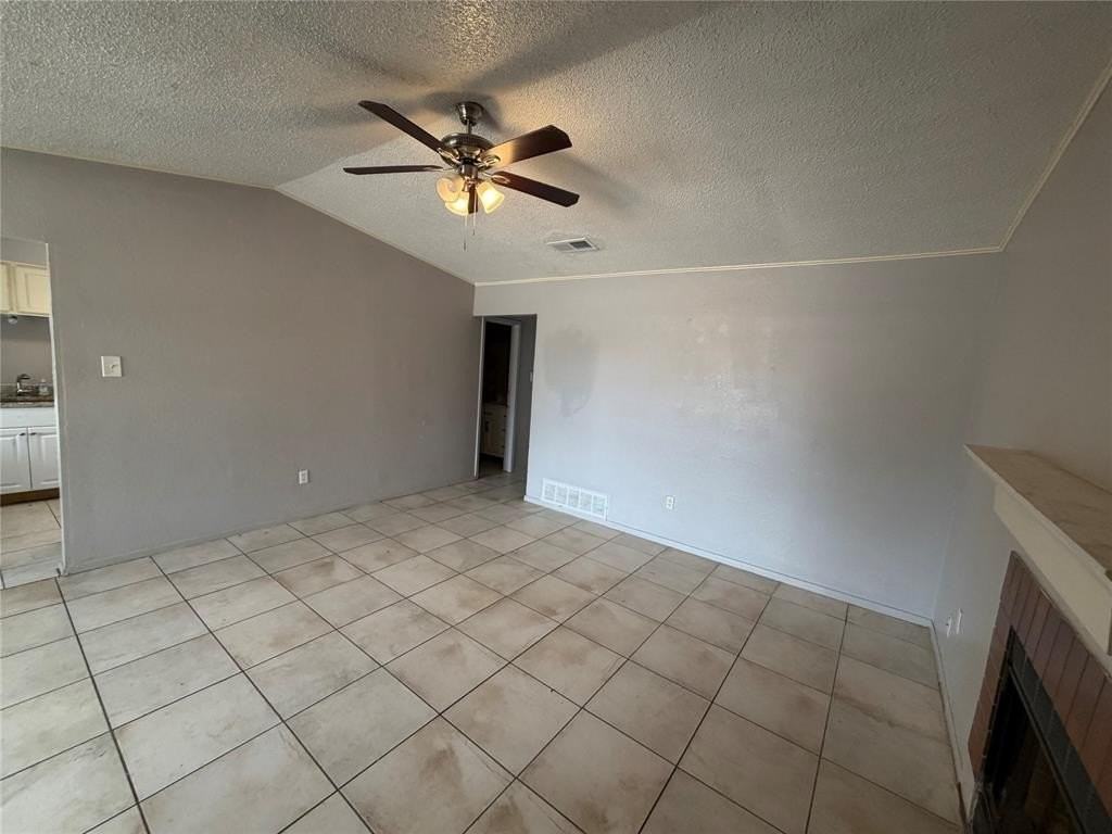 737 Woodland Ct - Photo 2 of 13