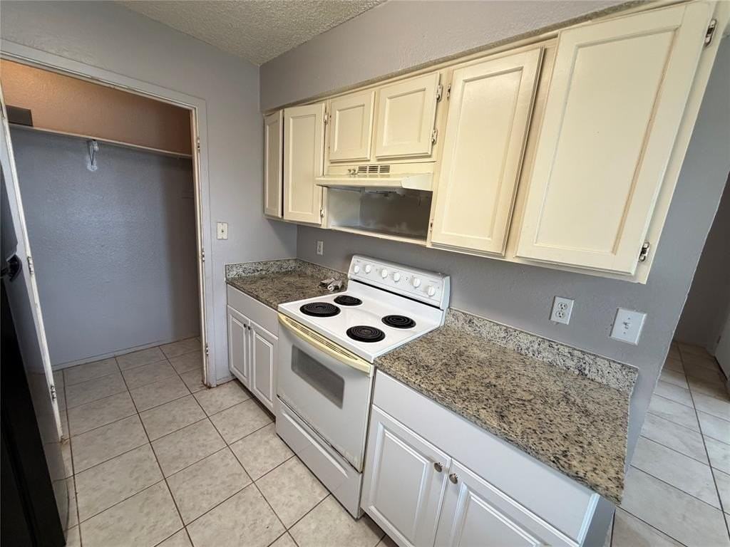 737 Woodland Ct - Photo 5 of 13