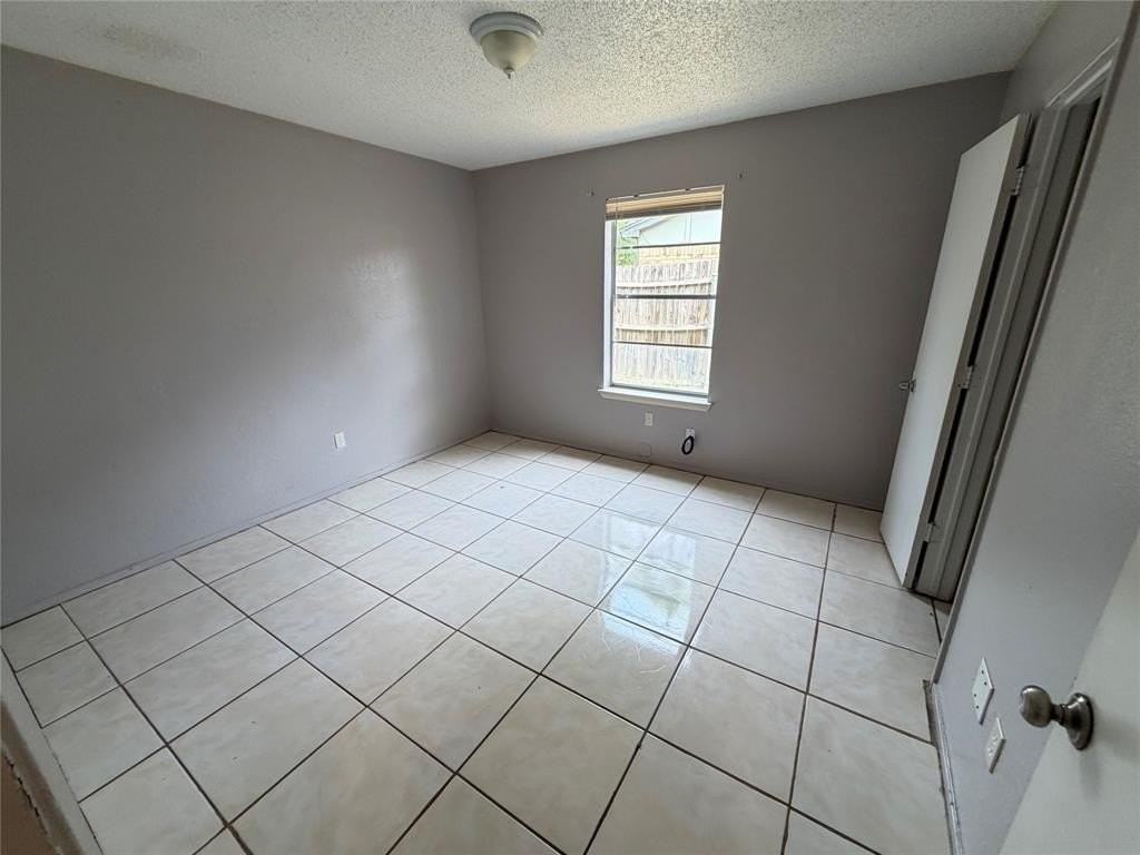 737 Woodland Ct - Photo 6 of 13