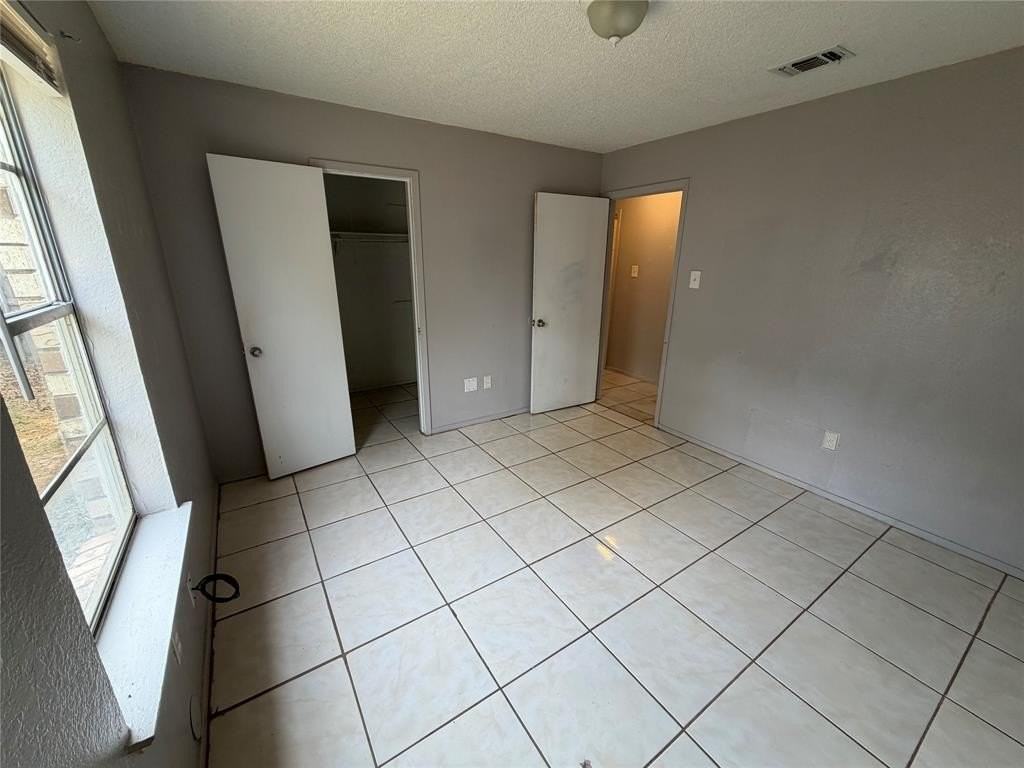 737 Woodland Ct - Photo 7 of 13