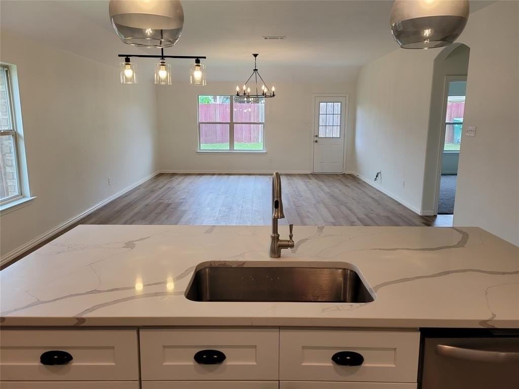 2201 Willow Creek Dr - Photo 4 of 8