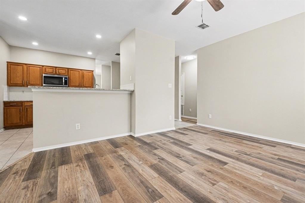 1550 Charleston Dr - Photo 5 of 35