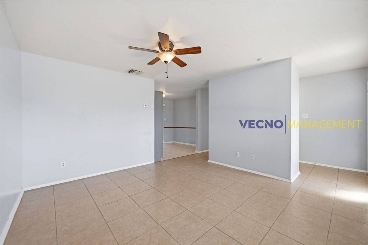 701 Aviation Ave - Photo 3 of 16