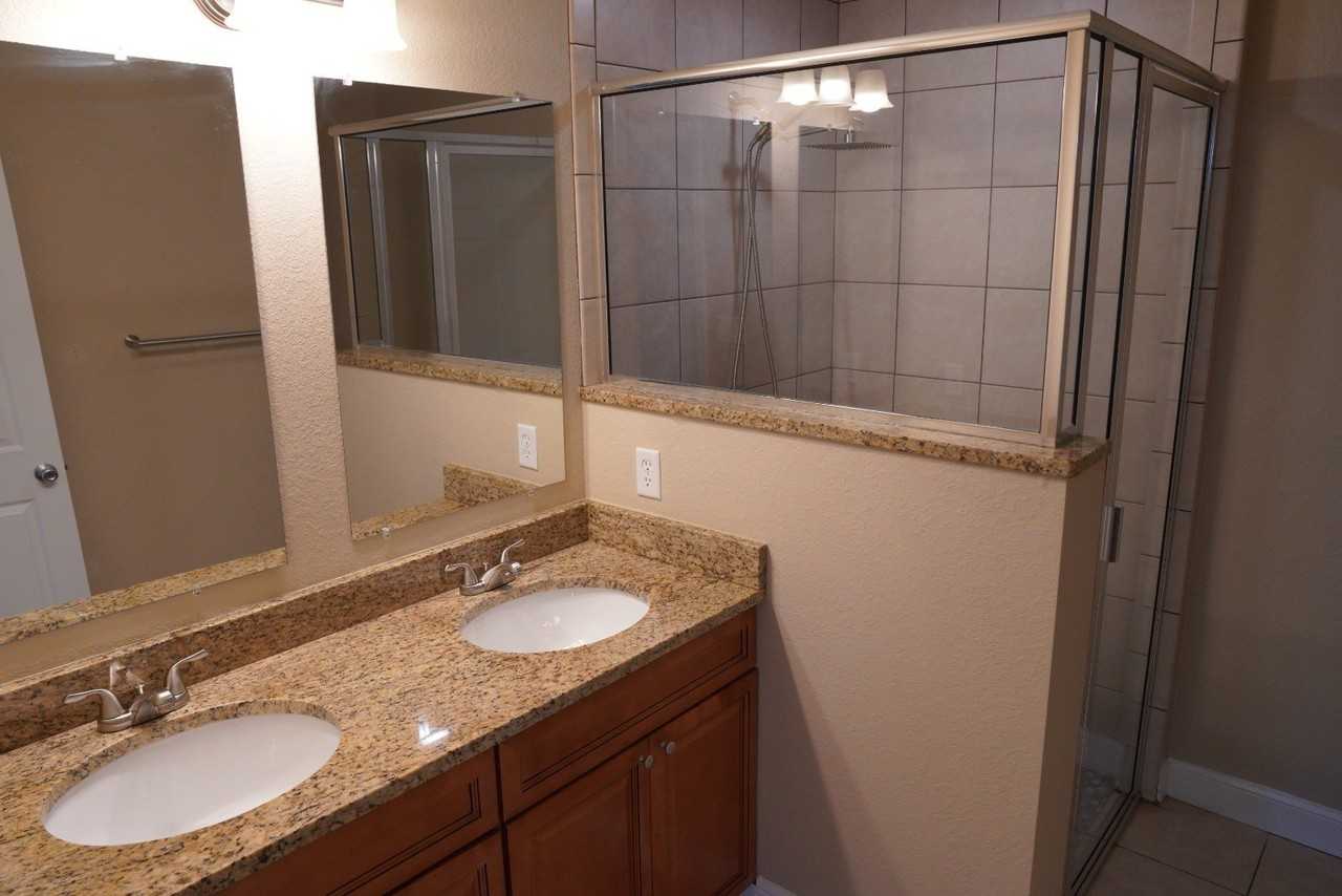 2808 Boulder Ct - Photo 6 of 12