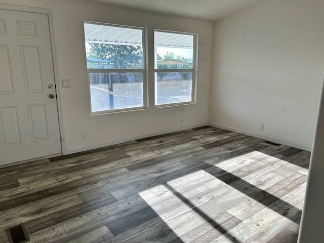 700 S Shafter Ave #121 - Photo 3 of 14