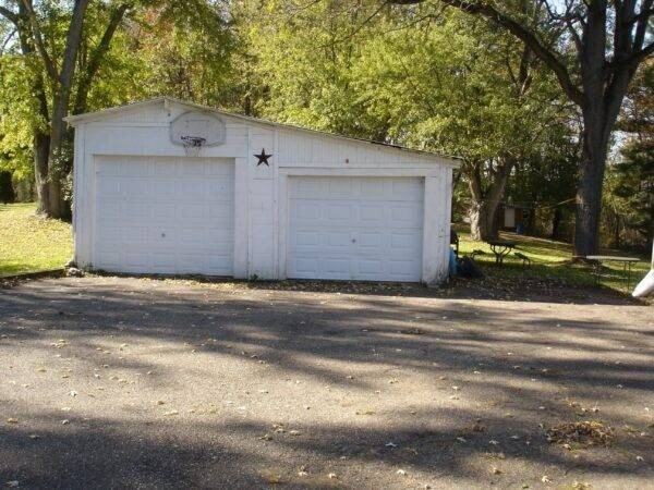 525 29th NW St - Photo 3 of 11