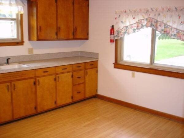 525 29th NW St - Photo 5 of 11