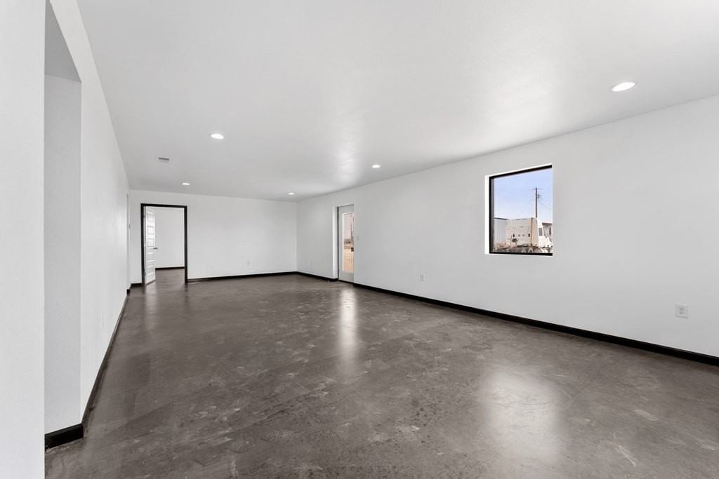 1857 N Fortune 500 - Photo 3 of 27