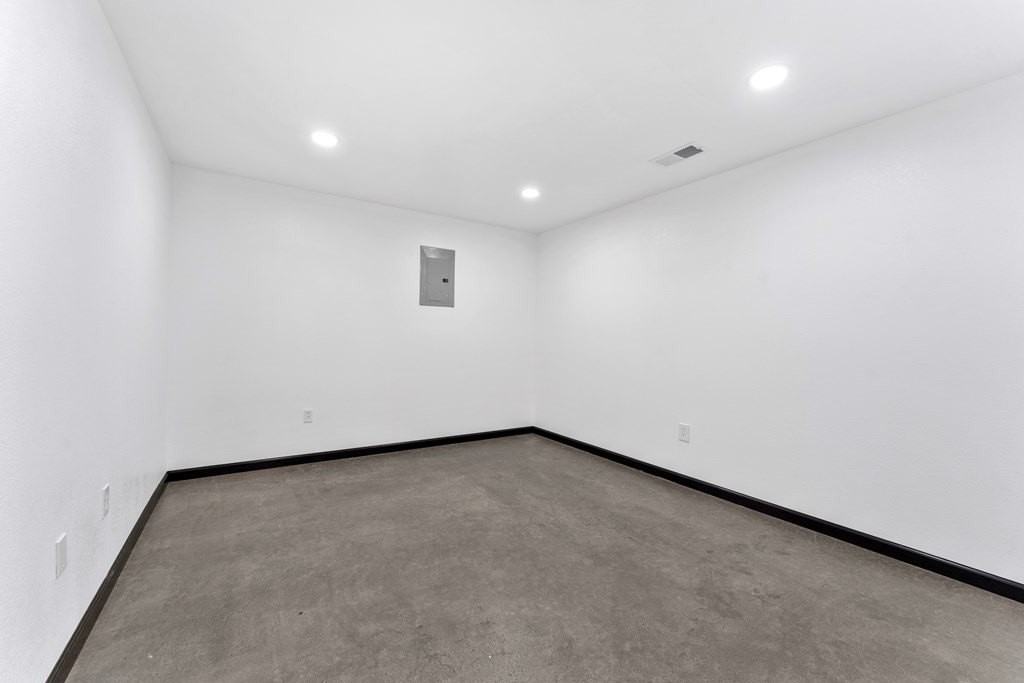 1857 N Fortune 500 - Photo 5 of 27