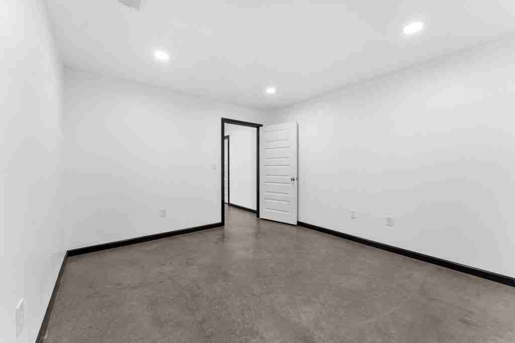 1857 N Fortune 500 - Photo 6 of 27