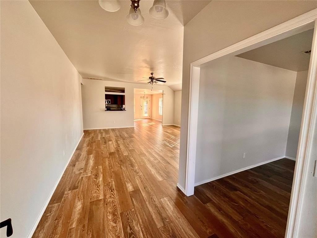 17700 Black Hawk Cir - Photo 4 of 36