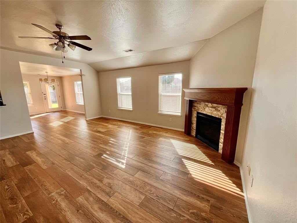 17700 Black Hawk Cir - Photo 6 of 36