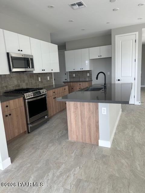 1340 Rockwood Dr - Photo 4 of 30