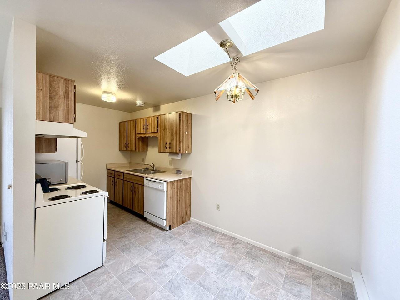 3040 N Starlight Dr #D - Photo 5 of 10