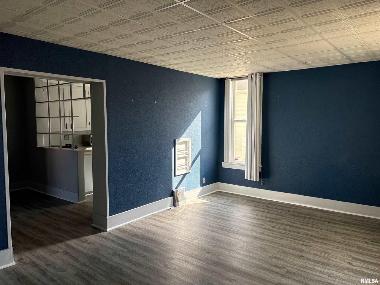 901 Ne Glen Oak Ave Unit 2 - Photo 4 of 19