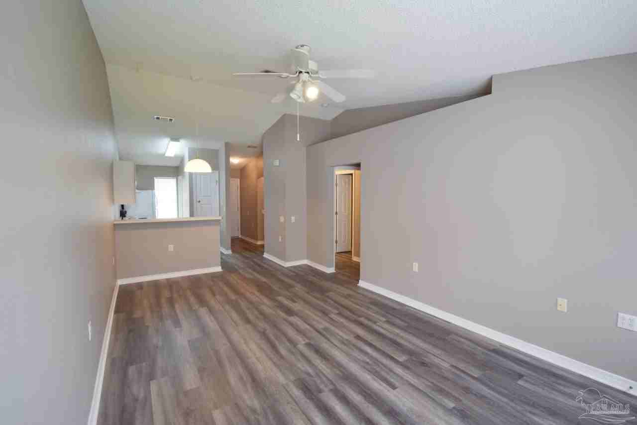 309 Loveland Cir - Photo 2 of 15