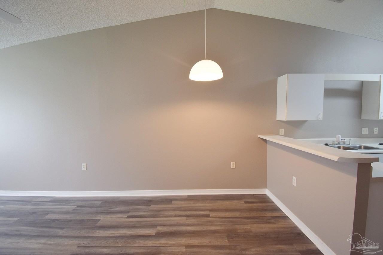 309 Loveland Cir - Photo 4 of 15