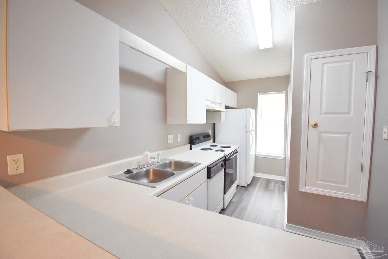 309 Loveland Cir - Photo 6 of 15