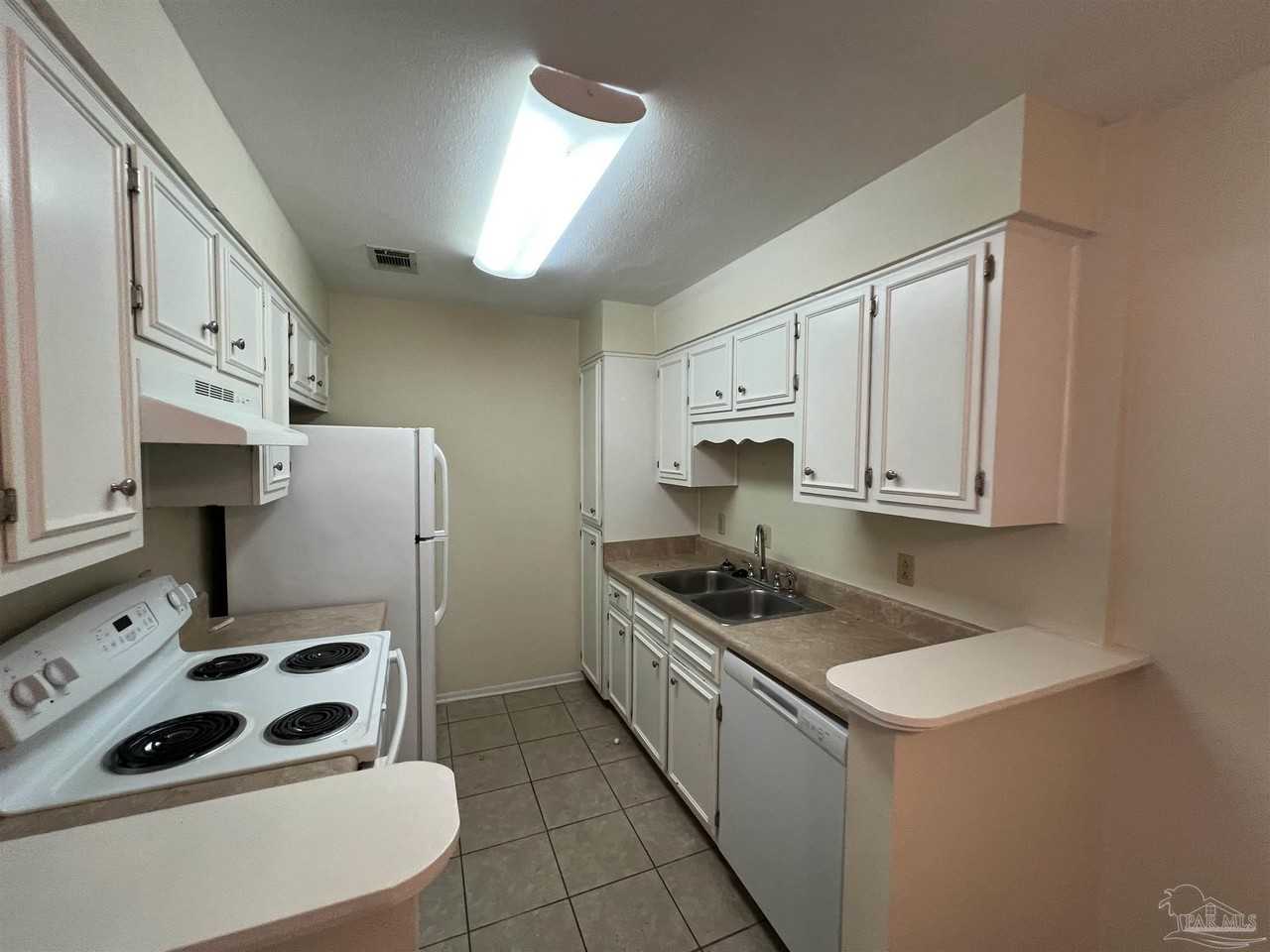 9467 Sunnehanna Blvd - Photo 3 of 18