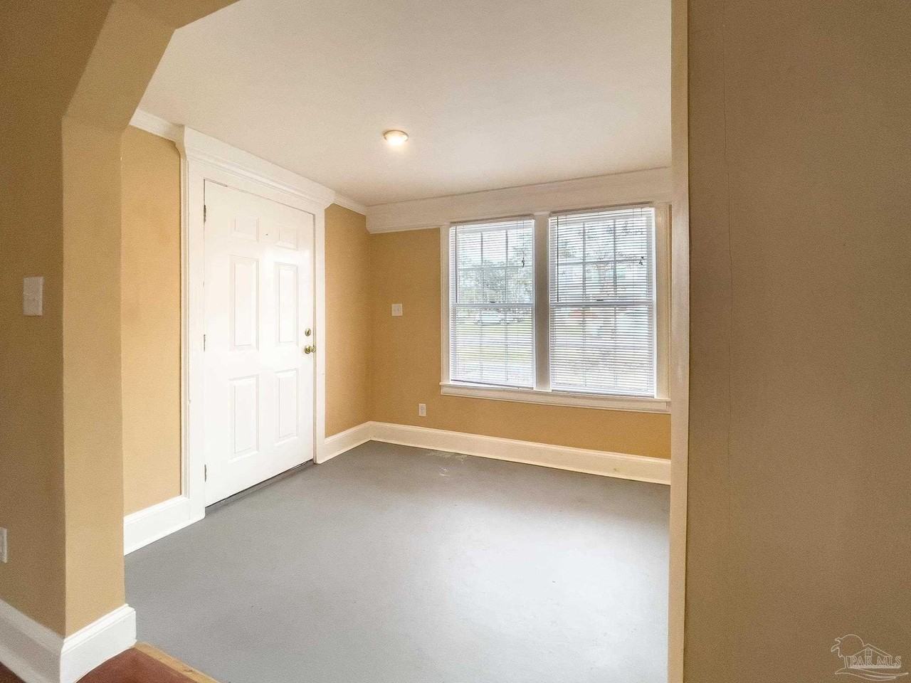 2615 W Jackson St - Photo 4 of 23