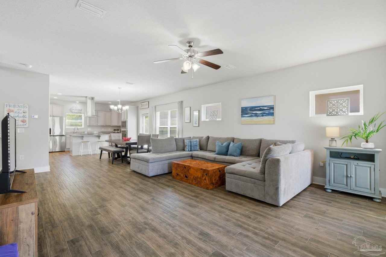 7967 Double Gate Dr - Photo 7 of 45