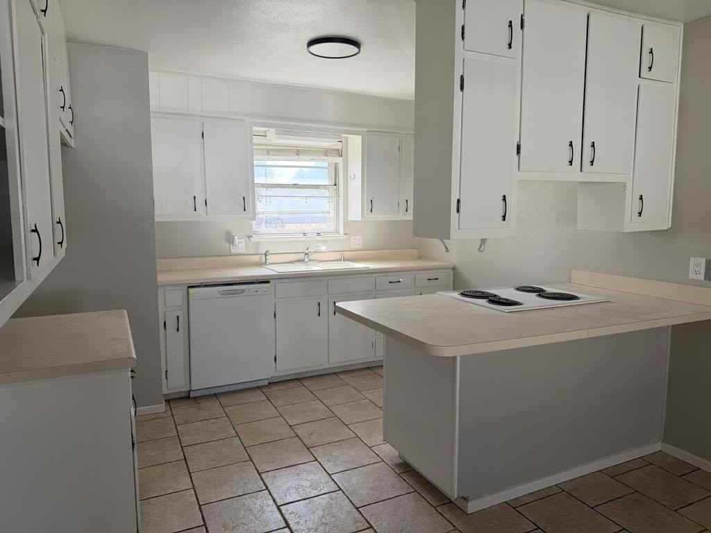 2106 Northrup Dr - Photo 3 of 10